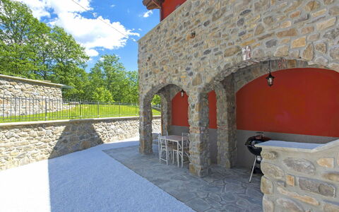 Agr. Castello della Mugazzena: Property, Building, Wall, House, Real Estate, Room, Architecture, Estate, Tree, Stone Wall