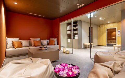 Meiringen 9000: Interior Design, Furniture, Flooring, Floor, Wood, Ceiling, Lighting, Room, Living Room, Home