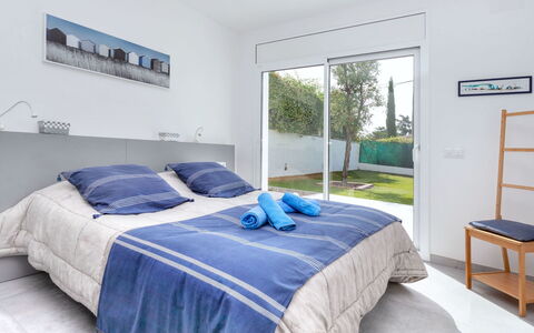 Almendro: Bedroom, Bed, Bed Sheet, Furniture, Room, Bedding, Property, Blue, Bed Frame, Mattress