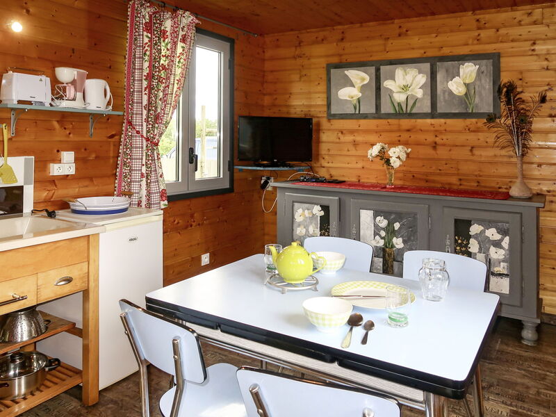 Accommodation:&nbsp;(Lat101) 601.2