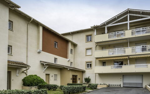 Tassigny: Cloud, Plant, Building, Property, Window, Sky, Urban Design, Land Lot, Neighbourhood, Condominium