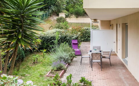 Tassigny: Plant, Property, Building, Tree, Lighting, Land Lot, Vegetation, Grass, Landscape, Terrestrial Plant