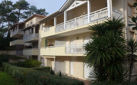 Tassigny: Sky, Plant, Property, Building, Window, Tree, Real Estate, Residential Area, Facade