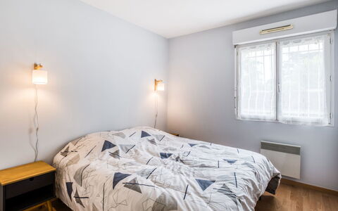 Tassigny: Window, Comfort, Wood, Textile, Building, Shade, Bed Frame, Floor