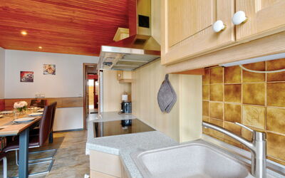 Accommodation:&nbsp;Born 1 110.1