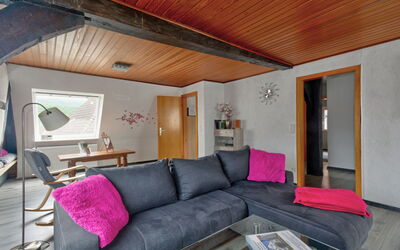 Accommodation:&nbsp;Born 3 110.3
