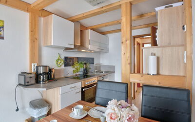 Accommodation:&nbsp;Born 2 110.2
