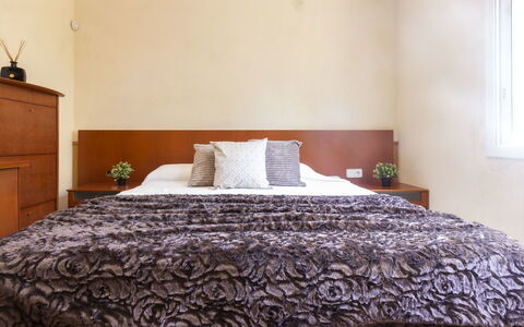 Villa Esplai: Bedroom, Bed, Bed Sheet, Furniture, Bedding, Room, Property, Bed Frame, Duvet Cover, Wall