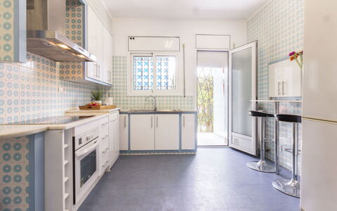 Villa Esplai: Cabinetry, Property, Furniture, Kitchen Sink, Building, Countertop, Sink, Window, Kitchen, Kitchen Stove