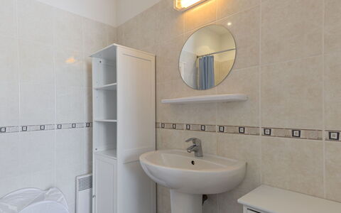 Maison de Kerfilly: Bathroom, Property, Room, Tile, Tap, Interior Design, Plumbing Fixture, Architecture, Wall, Bathroom Sink