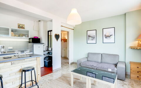 Le Sarto: Furniture, Room, Property, Living Room, Interior Design, Building, Floor, Table, House, Coffee Table