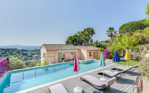 La Colle du Turc: Sky, Plant, Building, Water, Swimming Pool, Azure, Tree, Seaside Resort, Outdoor Furniture, House