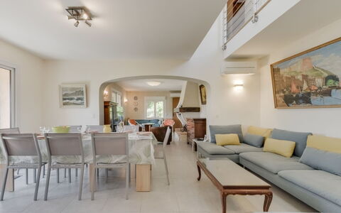 La Colle du Turc: Property, Room, Living Room, Interior Design, Furniture, Building, Ceiling, House, Real Estate, Floor
