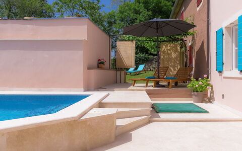 Mala Mare: Property, Swimming Pool, House, Real Estate, Home, Building, Backyard, Residential Area, Architecture, Interior Design