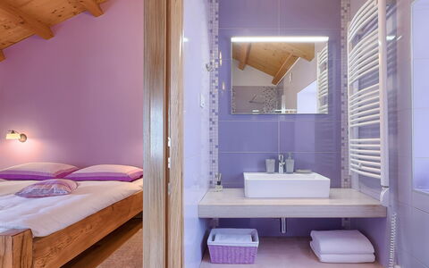 Mala Mare: Mirror, Property, Tap, Sink, Plumbing Fixture, Purple, Building, Bathroom, Wood, Interior Design