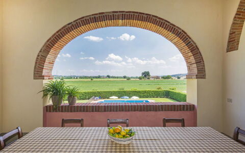 La Salciaia: Property, Building, Architecture, Room, Arch, Wall, Ceiling, Interior Design, House, Hacienda