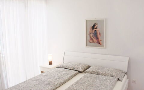 Apt. Lugano Majestic Panorama: Bedroom, Bed, Furniture, Room, Bed Sheet, Property, Bed Frame, Bedding, Mattress, Interior Design