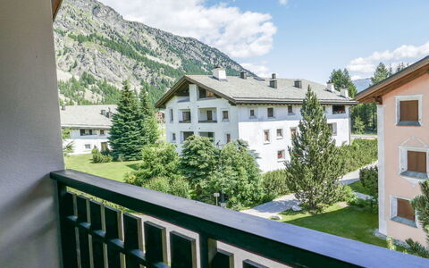Chesa Polaschin e - E21 - Sils: Property, House, Home, Building, Real Estate, Residential Area, Apartment, Room, Architecture, Estate