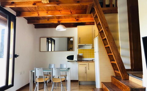 Bellevue: Room, Property, Stairs, Building, Interior Design, House, Ceiling, Home, Beam, Loft