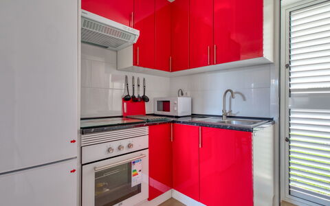 Albaranas: Cabinetry, Countertop, Sink, Kitchen Stove, Tap, Kitchen Sink, Kitchen, Window Blind, Wood, Kitchen Appliance