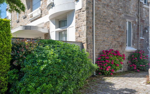 L'Abeille D'Or: Plant, Window, Property, Building, Flower, Grass, Road Surface, Shrub, Residential Area, Groundcover