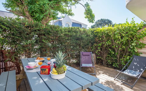 L'Abeille D'Or: Plant, Sky, Property, Furniture, Nature, Chair, Flowerpot, Table, Tree, Wood