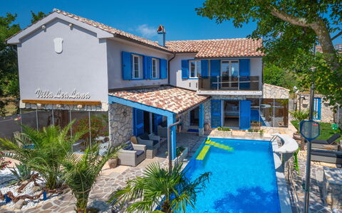 Lea Lana: Plant, Building, Property, Window, Sky, Water, Azure, Tree, House, Neighbourhood