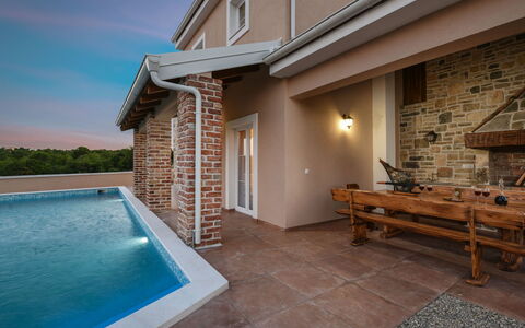Imperia: Property, House, Home, Building, Real Estate, Swimming Pool, Estate, Wall, Room, Residential Area