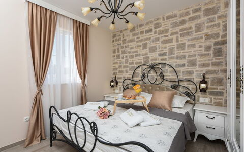Imperia: Bedroom, Room, Bed, Furniture, Property, Bed Frame, Interior Design, Wall, Bed Sheet, Bedding