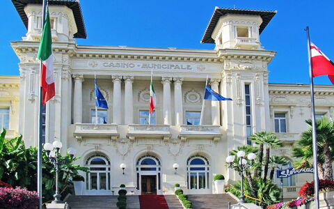 Villetta Laura: Plant, Sky, Property, Daytime, Blue, Building, Flag, Facade, Tree, Real Estate