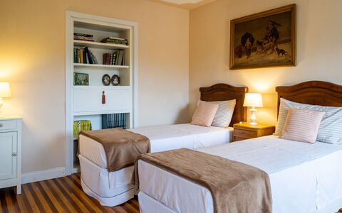 Rachele: Bedroom, Furniture, Bed, Room, Property, Bed Sheet, Bed Frame, Interior Design, Floor, Mattress
