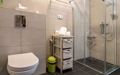 Accommodation:&nbsp;Lakeside Village 21 10.9