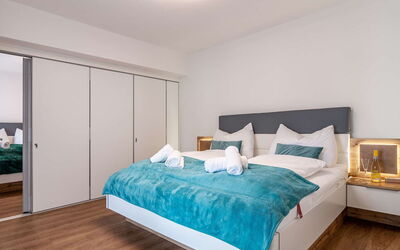 Accommodation:&nbsp;Lakeside Village 22 10.10