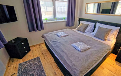Accommodation:&nbsp;Lakeside Village 6 10.6