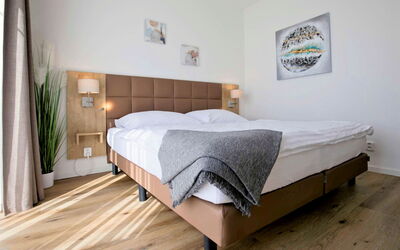 Accommodation:&nbsp;Lakeside Village 4 10.4