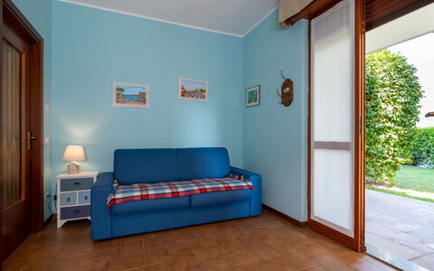Les Maisons della Fattoria: Sky, Plant, Building, Daytime, Property, Window, Tree, Architecture, Urban Design, Leisure