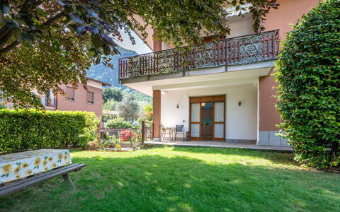 Les Maisons della Fattoria: Sky, Plant, Building, Daytime, Property, Window, Tree, Architecture, Urban Design, Leisure