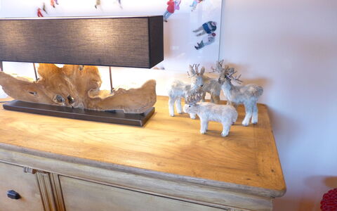 Crans-Montana 643: Room, Furniture, Table, Wood, Interior Design, Chest Of Drawers, Wood Stain, Fawn, Hardwood, Sideboard
