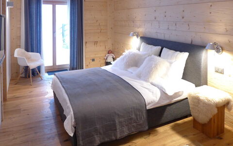 Crans-Montana 643: Bedroom, Bed, Furniture, Room, Property, Bed Frame, Bed Sheet, Interior Design, Bedding, Floor