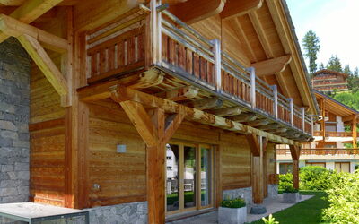 Crans-Montana 643: Plant, Property, Building, Wood, Tree, Architecture, Interior Design, Sky, Window, Beam