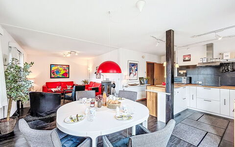 Accommodation:&nbsp;Martin 200.30
