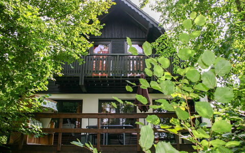 Frankenau 200: Building, Plant, Window, Natural Landscape, Tree, House, Vegetation, Cottage, Grass, Wood