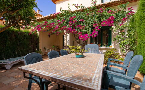 Jardines del Mar: Property, Patio, House, Building, Real Estate, Courtyard, Villa, Backyard, Vacation, Home