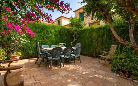 Jardines del Mar: Property, Patio, Real Estate, House, Yard, Backyard, Garden, Tree, Home, Courtyard