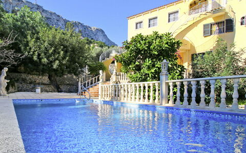Richelieu: Swimming Pool, Property, Building, Real Estate, Resort, Estate, Water, Villa, Resort Town, House