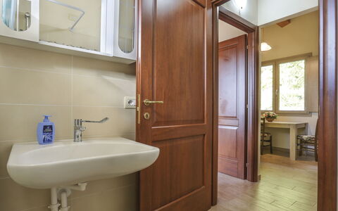 Castelnuovo di Garfagnana 648: Bathroom, Property, Room, Building, Architecture, Interior Design, Floor, Real Estate, Wall, Plumbing Fixture