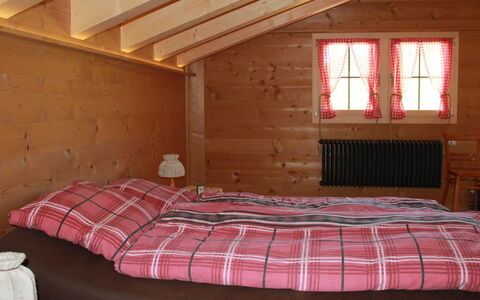 Alphaus Hasler: Building, Window, Comfort, Wood, Textile, Interior Design, Shade, Bed Frame, Floor, Flooring