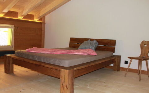 Alphaus Hasler: Furniture, Building, Comfort, Wood, Bed Frame, Bed, Floor, Shade, Flooring, Rectangle