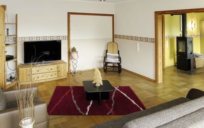 Bukenberger (Fds100) 601.1: Living Room, Room, Furniture, Property, Interior Design, Building, Floor, Wall, Ceiling, House