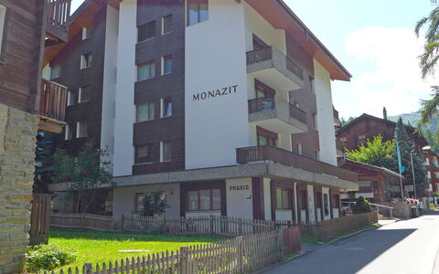Monazit: Residential Area, Property, Neighbourhood, House, Building, Architecture, Home, Real Estate, Town, Apartment